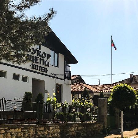 Guest House Bukor Shtepi Mandrica Екстериор снимка