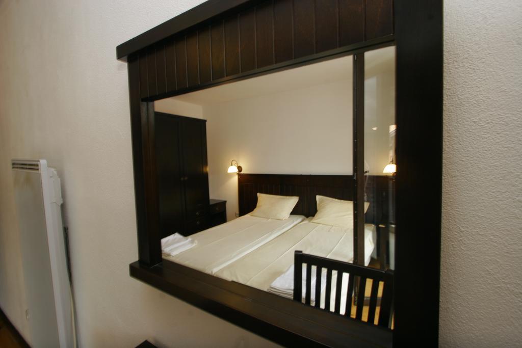 Guest House Bukor Shtepi Mandrica Екстериор снимка