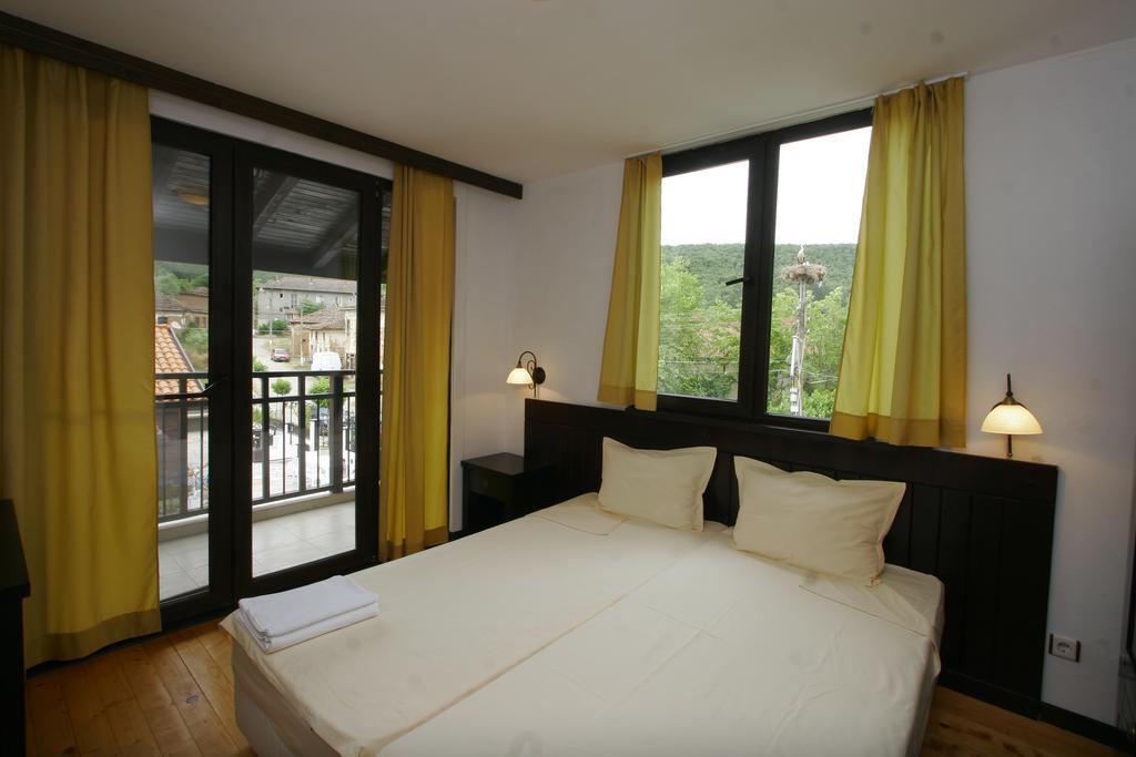 Guest House Bukor Shtepi Mandrica Екстериор снимка