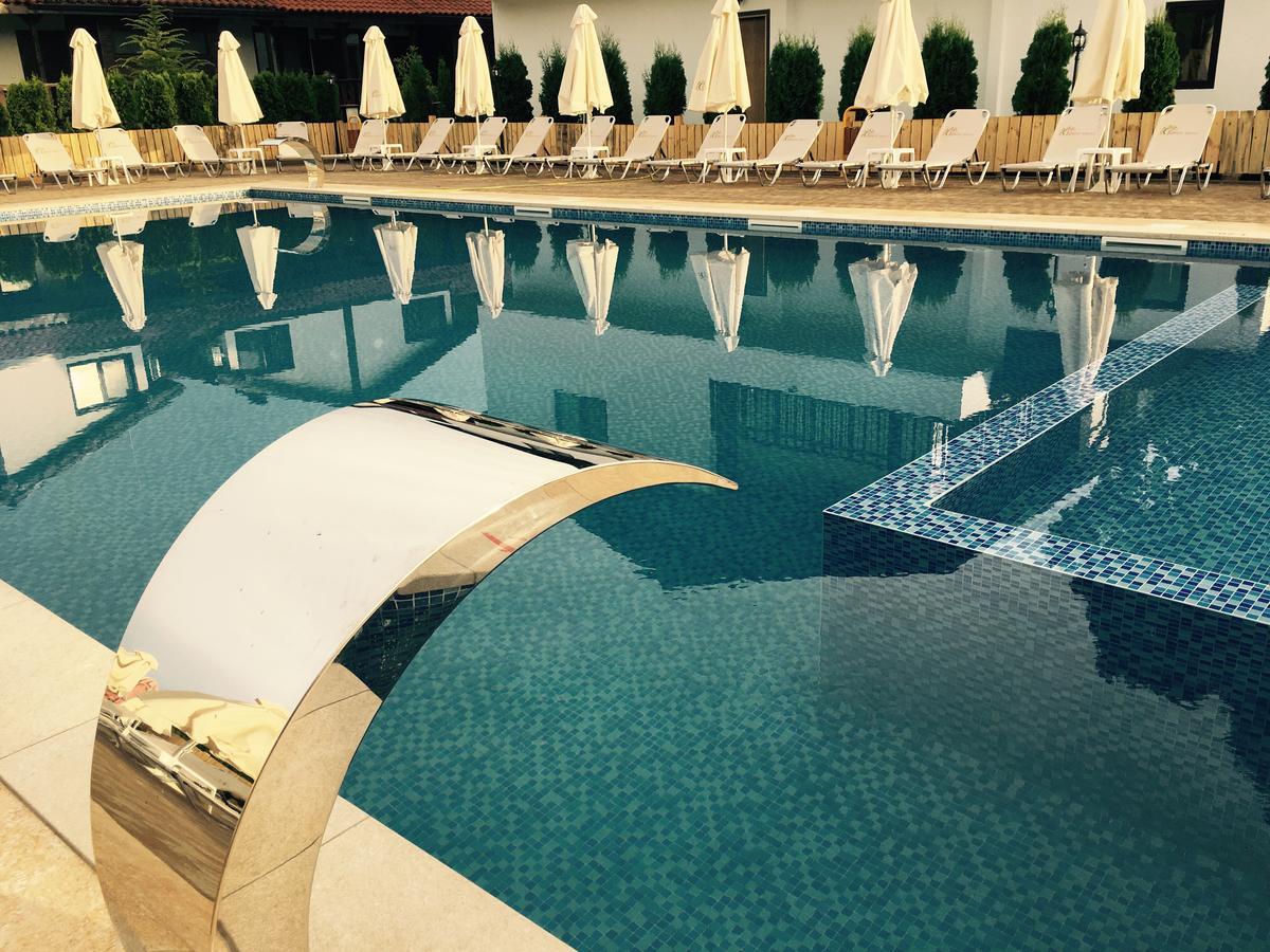 Guest House Bukor Shtepi Mandrica Екстериор снимка