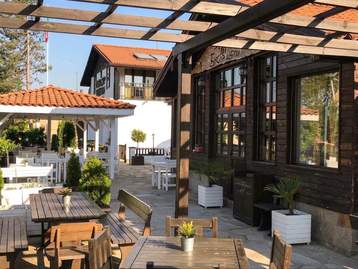 Guest House Bukor Shtepi Mandrica Екстериор снимка