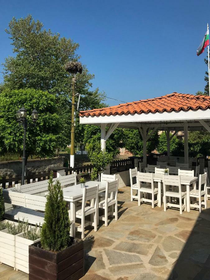 Guest House Bukor Shtepi Mandrica Екстериор снимка