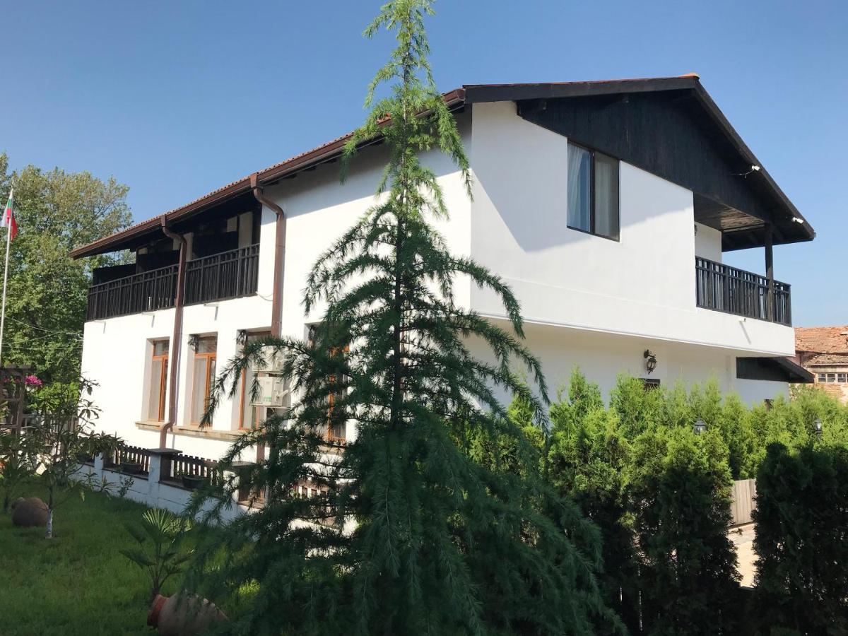 Guest House Bukor Shtepi Mandrica Екстериор снимка
