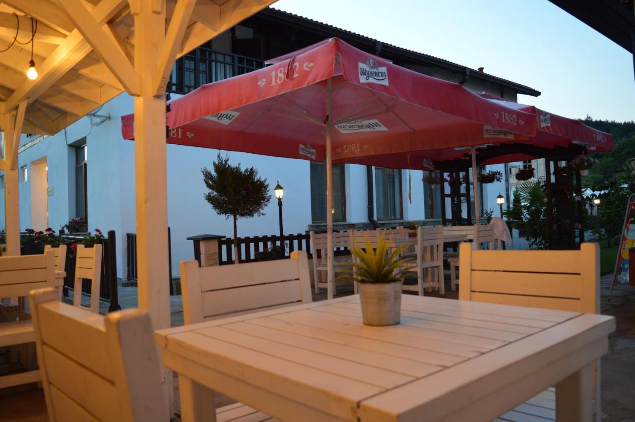 Guest House Bukor Shtepi Mandrica Екстериор снимка